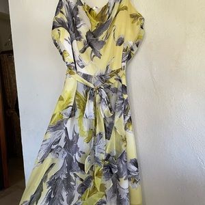 Julian Taylor flouncy dress size 12/ 36C